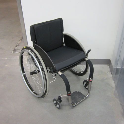 TiLite 15X15 ZRA Titanium Wheelchair SN 29618  