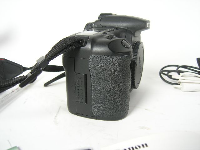 Canon Digital 20D Camera Body DS126061 & Software 0013803044430  