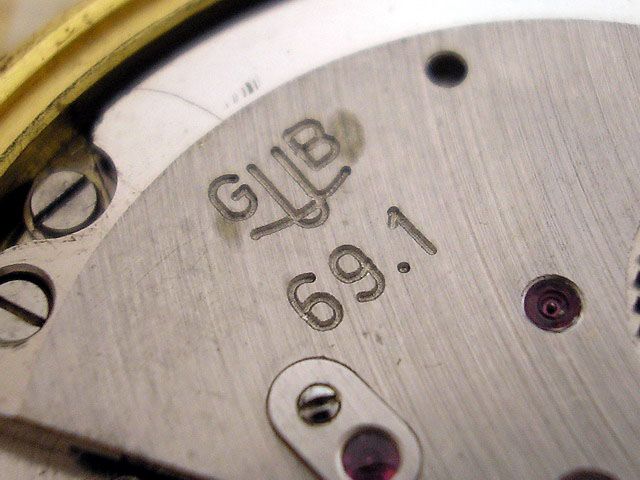 GLASHUTTE GUB CAL.69.1 VINTAGE GERMAN DEMOCRATIC REPUBLIG OFFICERS 