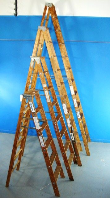 USED 6ft Wooden STEP Ladder LOUISVILLE WERNER JOHNSON  