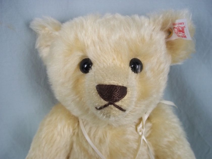 Boxed Steiff Bear #661952   Anna   The Friendship Bear #1920/2005 