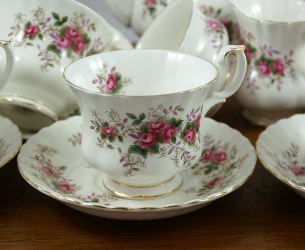   Albert Kaffeeservice Lavender Rose, Bone China Porz., wie neu  