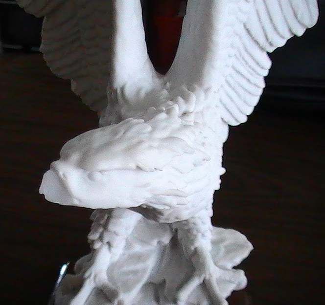 CAPODIMONTE ITALIAN A BELCARI Extra LARGE EAGLE FIGURINE  