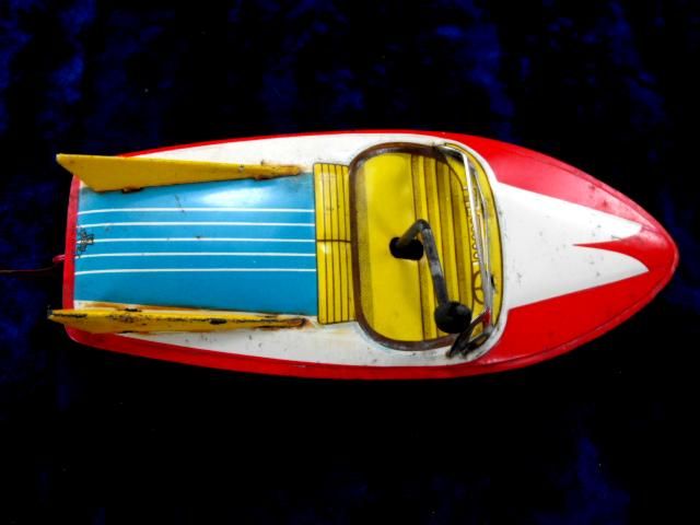 VINTAGE 1950S TIN FRICTION SPEEDBOAT WITH FINS JAPAN  