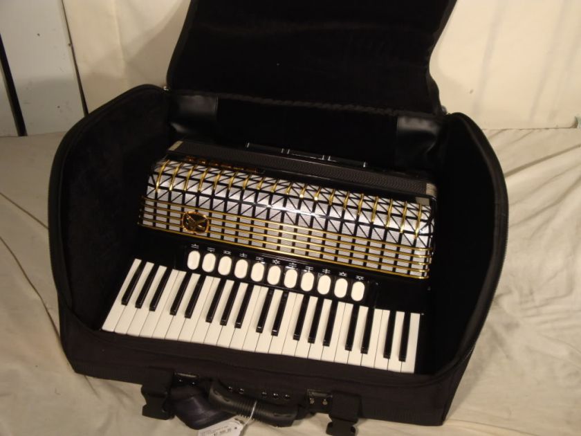 Hohner Accordion Atlantic IV S Deluxe W/Case and Gigbag  