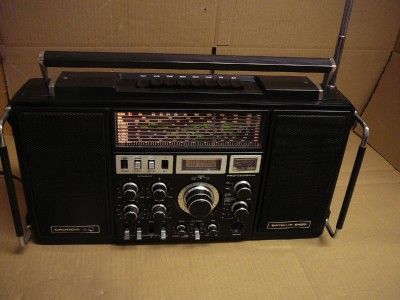 GRUNDIG SATELLIT 2400 SHORTWAVE FM RADIO  