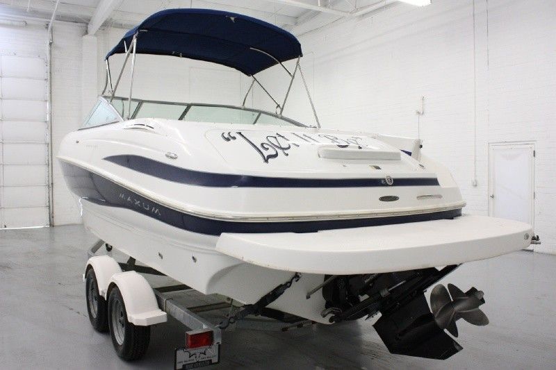 2005 Maxum 2400 SC3 Cuddy Cabin Boat 320HP Mercruiser Low Hours