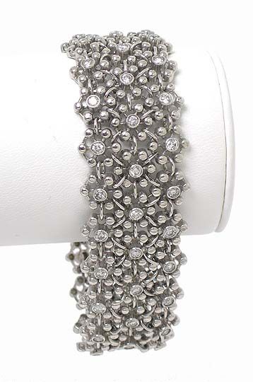 BEAUTIFUL 18K W SPARKLING DIAMONDS WIDE FLORAL BRACELET  