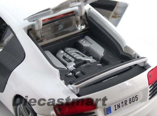 MAISTO 118 2008 AUDI R8 DIECAST WHITE  