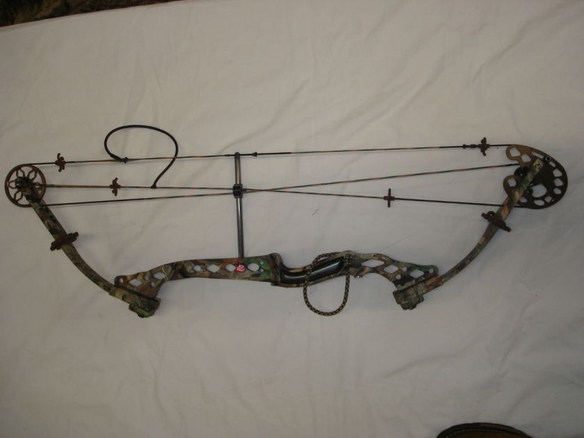 Guide Series TecHunter RH 29/60 70# Compound Bow w/ EXTRAS  