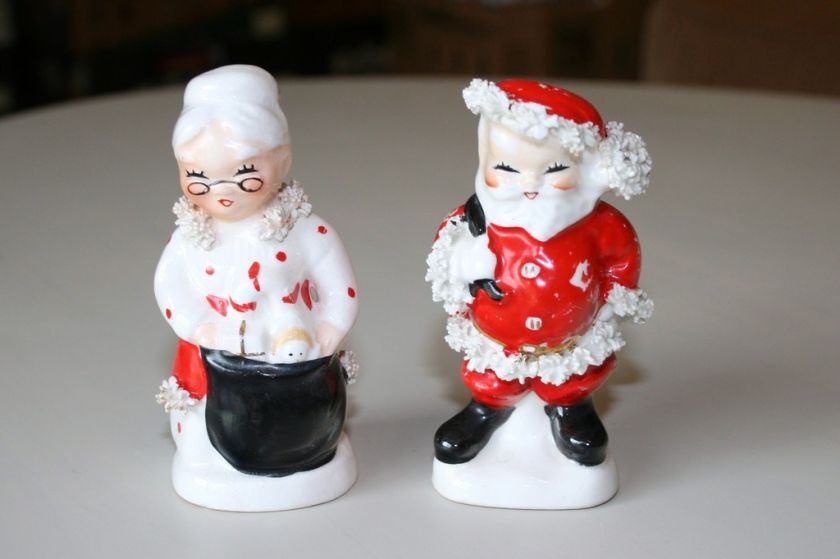 Mr/Mrs Claus SALT & PEPPER Figural Shakers Napco AX920  