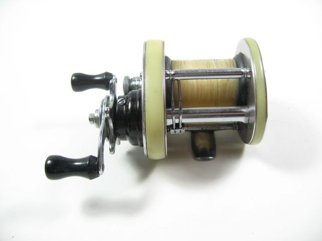 VINTAGE SHAKESPEARE EXECUTIVE 1992 FREE SPOOL FISHING REEL  