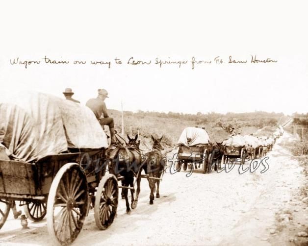 PHOTOS COVERED WAGONS LEAVING FORT SAM HOUSTON TEXAS TX  