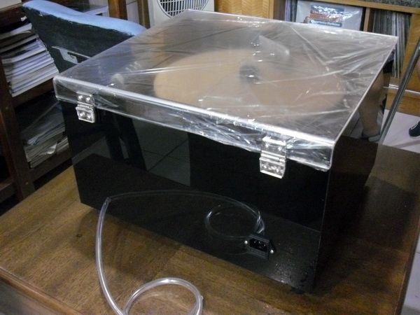 RECORD CLEANING MACHINE  