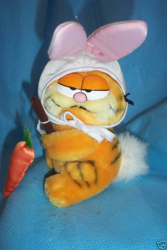 VINTAGE DAKIN GARFIELD PLUSH CAT HERE RABBIT  