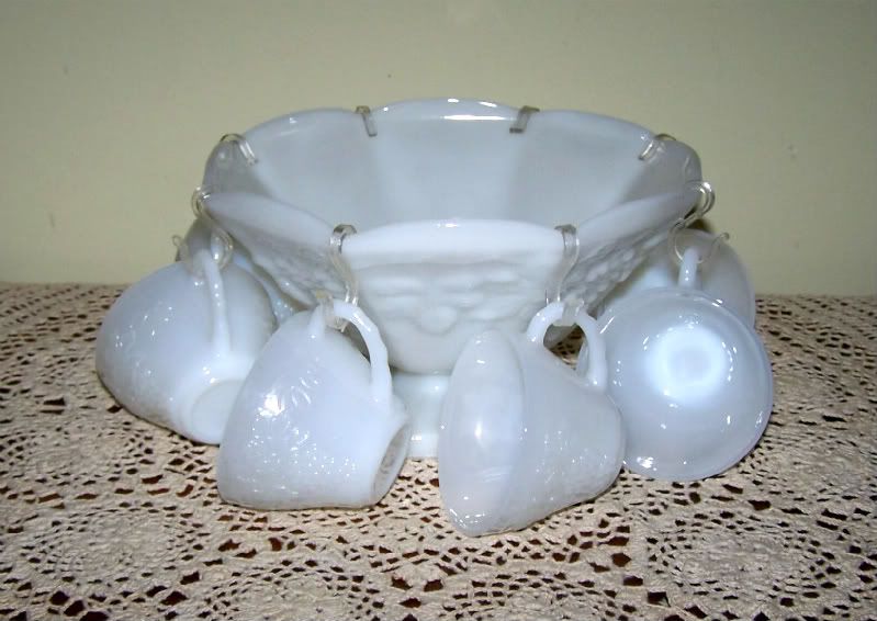 Vintage Milk Glass Punch Bowl Set   1 Bowls & 9 Cups Grapes Leaves 