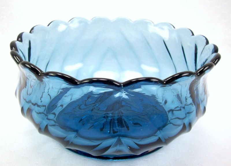 Beautiful Blue Glass Swirl Glass Bowl 6 1/2  