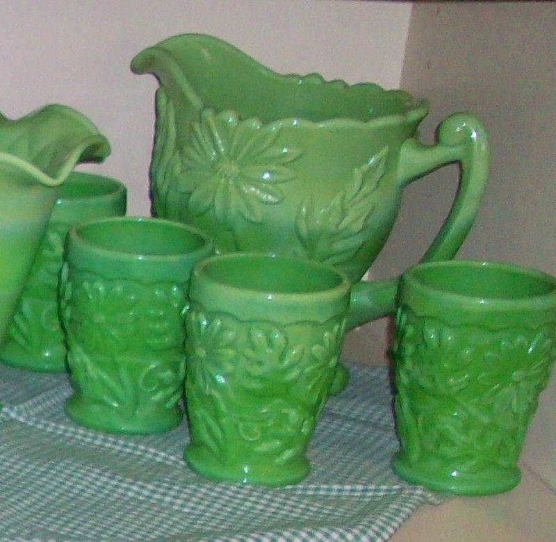   CHAMELEON GREEN FOUNDERS SLAG WATER SET PITCHER W 4 GLASSES  