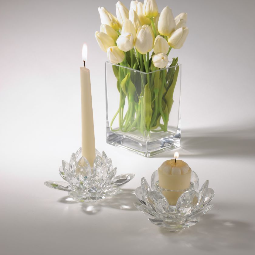 Create a beautiful lighting effect with this candle holder made of 