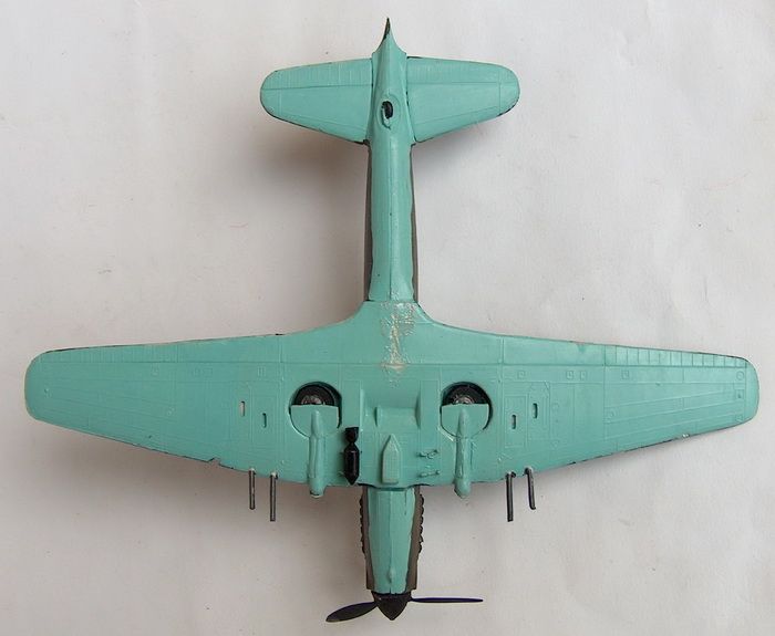 WWII WW2 RUSSIAN BOMBER PLANE AIRPLANE MODEL TOY  