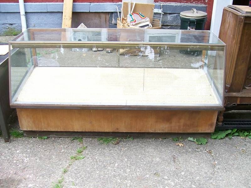 Antique Showcase/Displaycase/  